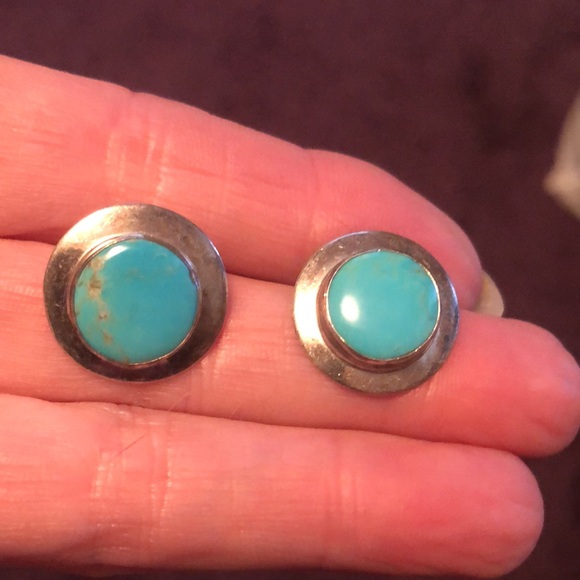 Beautiful Turquoise & Silver Pierced Earrings - Picture 7 of 9